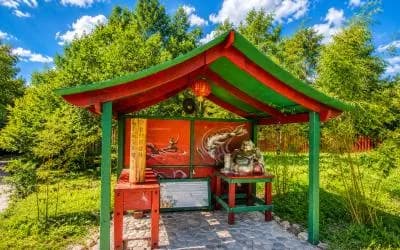 Внедорожник на горной дороге у Архипо-Осиповки