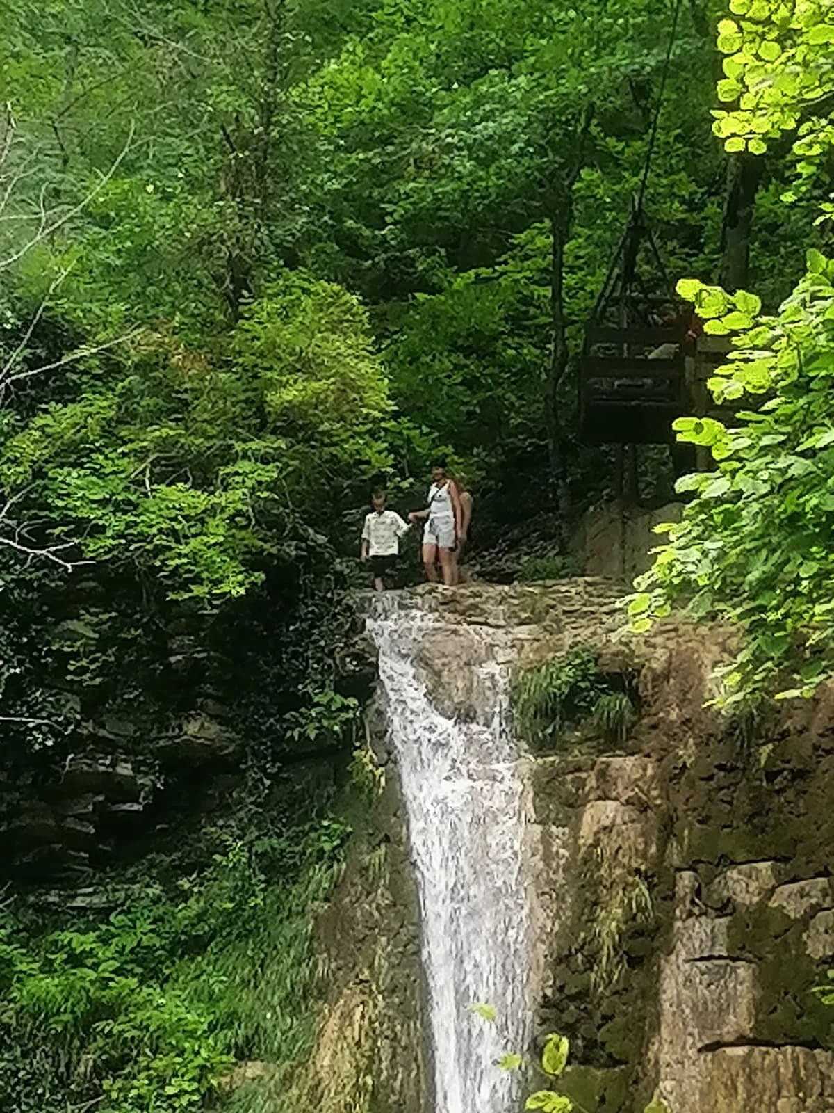 Купание под Тенгинским водопадом